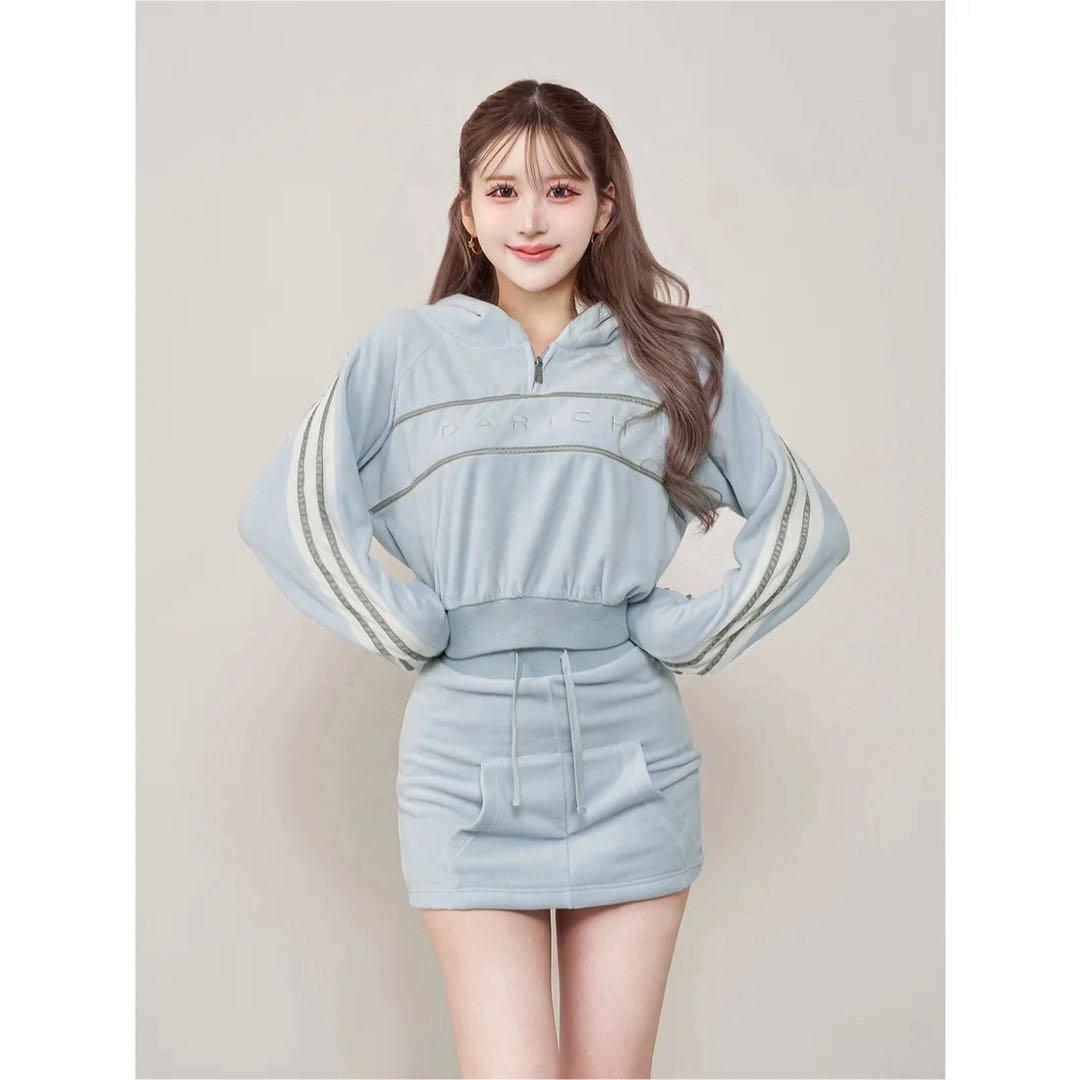 Darich ラインベロアショートフーディ sax 水色