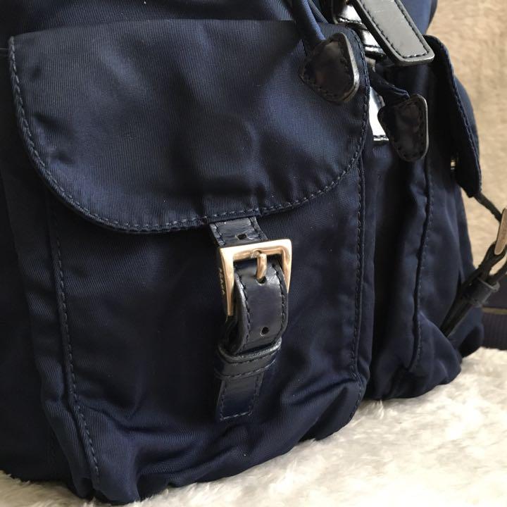 中古 美品 PRADA プラダ ナイロンリュック 三角ロゴ ネイビー 中古 美品 PRADA プラダ ナイロンリュック 三角ロゴ ネイビー