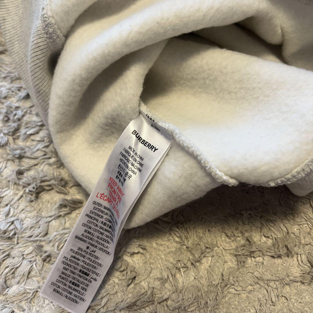 BURBERRY グレー ロゴスウェット 12Y BURBERRY グレー ロゴスウェット 12Y