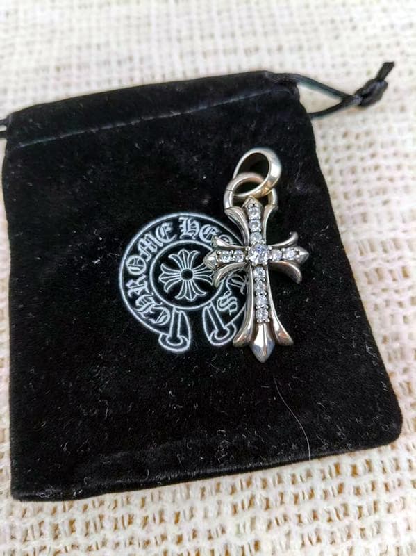 Chrome Hearts クロス型ペンダント