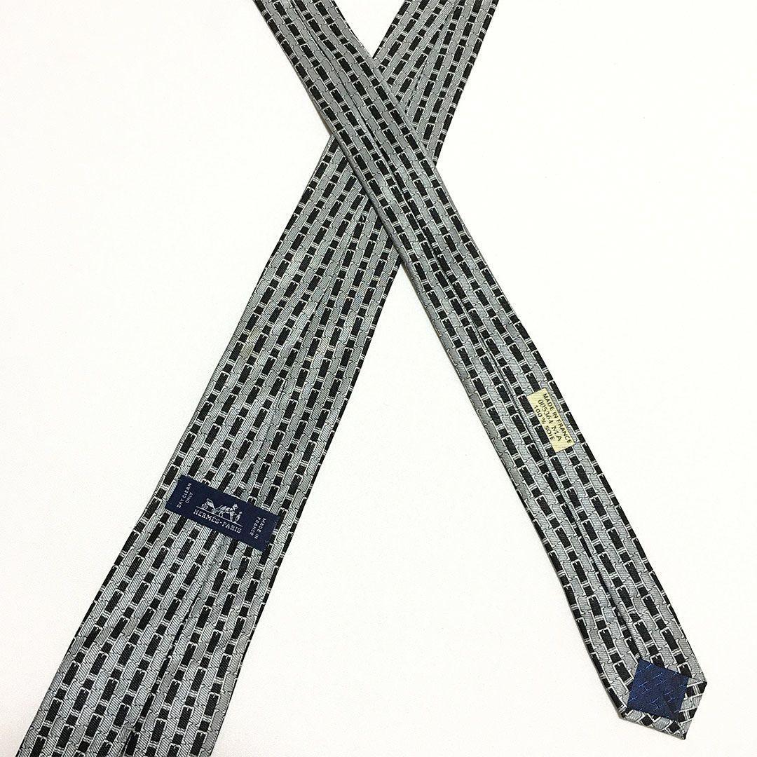 未使用級 エルメス HERMES ネクタイ シルク グレー ブラック H柄 未使用級 エルメス HERMES ネクタイ シルク グレー ブラック H柄