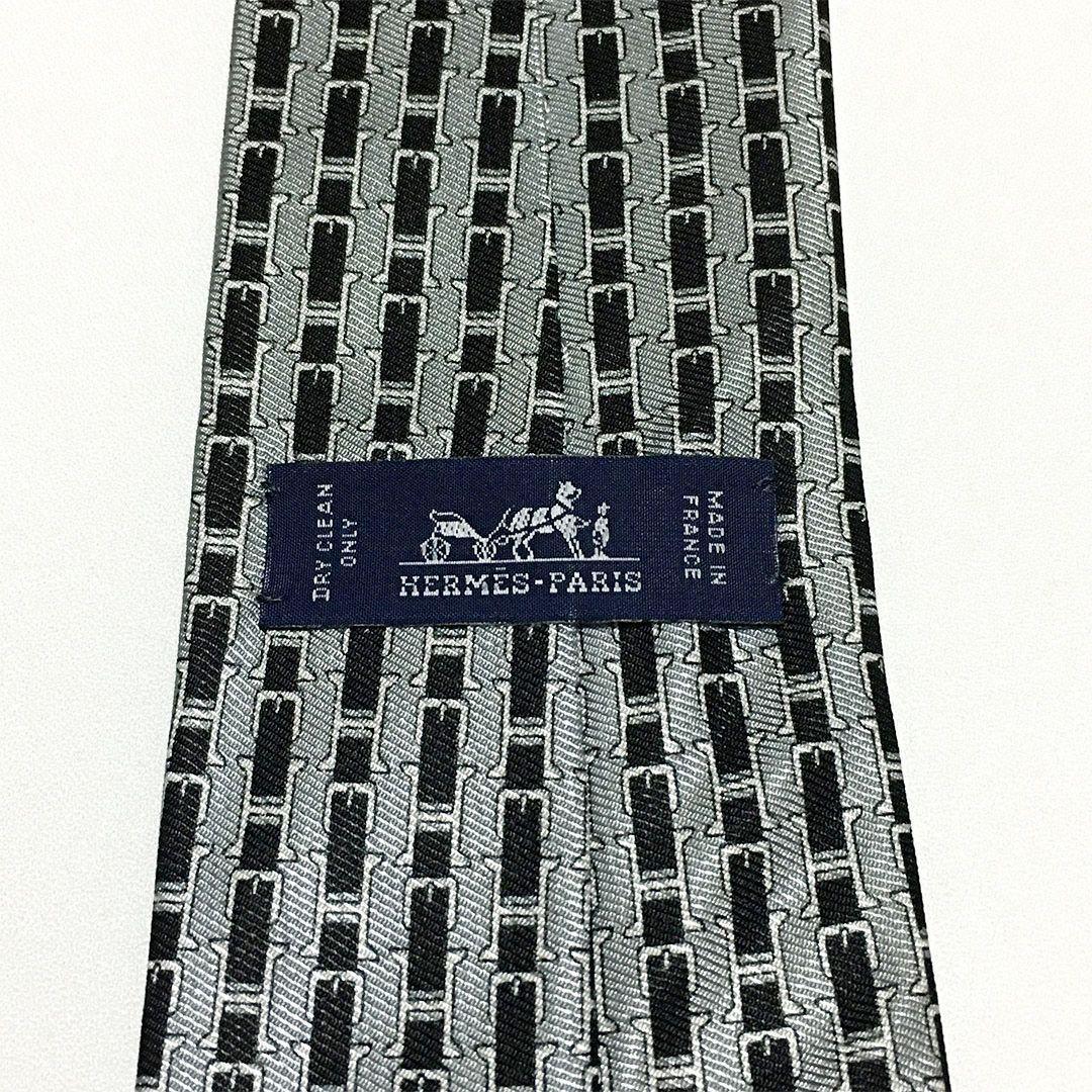 未使用級 エルメス HERMES ネクタイ シルク グレー ブラック H柄 未使用級 エルメス HERMES ネクタイ シルク グレー ブラック H柄