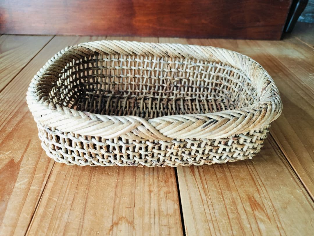 あけび籠目立った傷や汚れなし