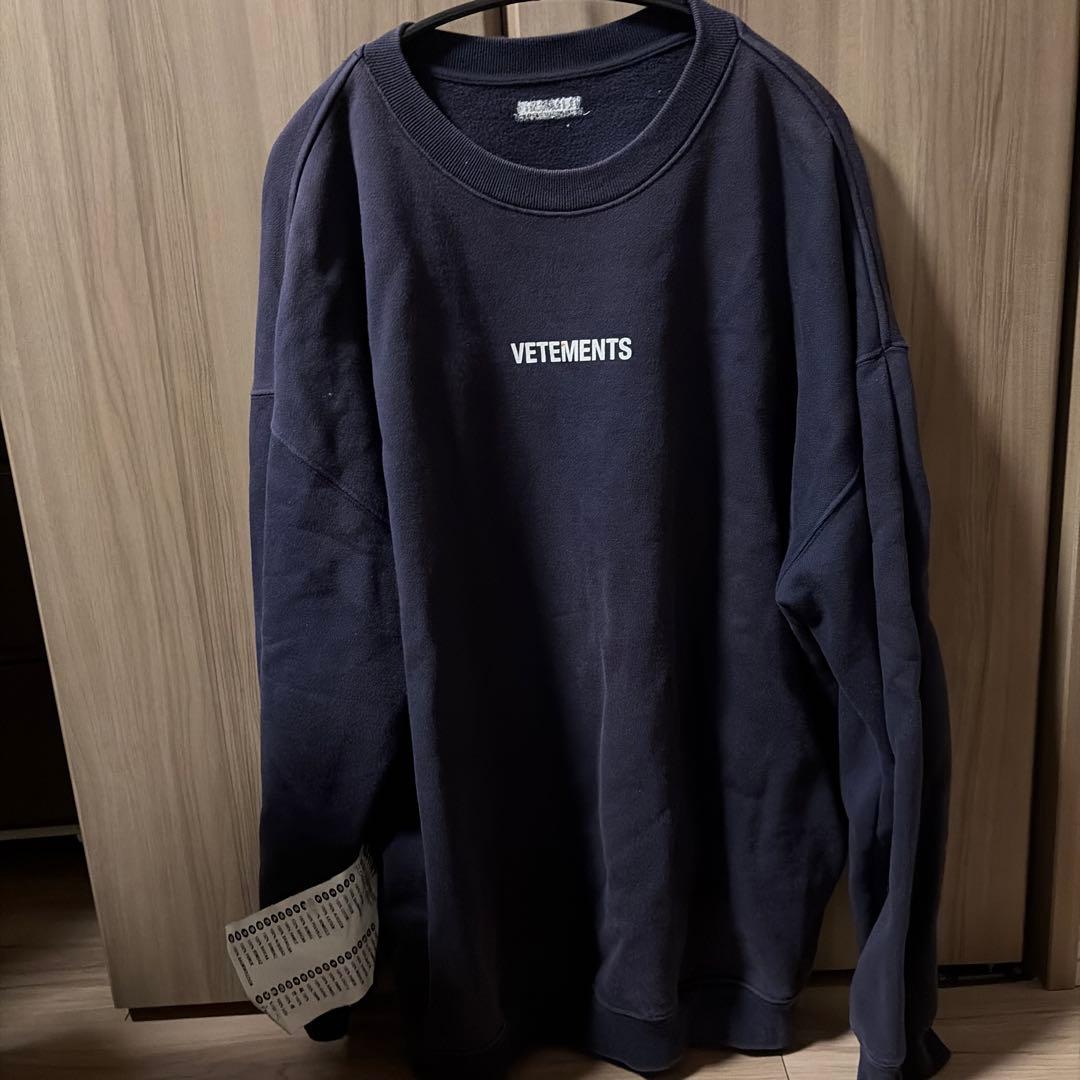 VETEMENTS ネイビー トレーナーL VETEMENTS