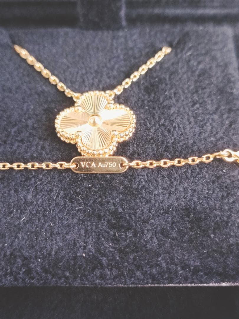 ア‌﻿ル‌﻿ハ‌﻿ン‌﻿ブ‌﻿ラ‌﻿ ‌﻿ネ‌﻿ッ‌﻿ク‌﻿レ‌﻿ス