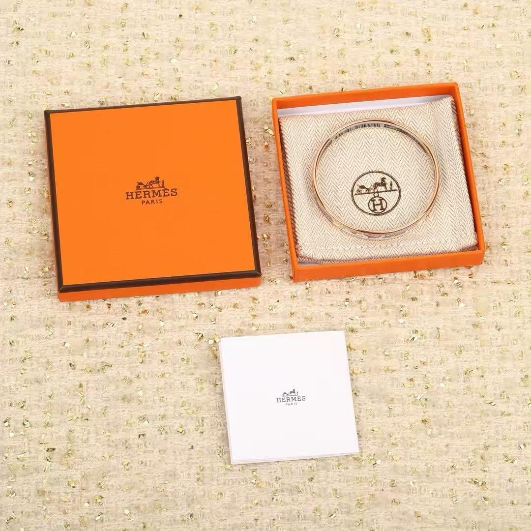 HERMES エルメス うさぎ柄 バングル うさぎちゃん♡】HERMES ブレスレット (HERMES/ブレスレット