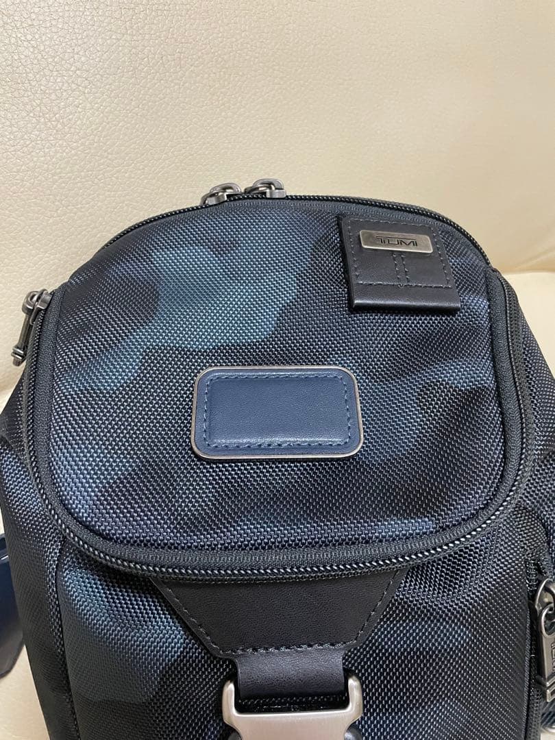 TUMI ボディバッグ スリングバック ネイビー迷彩 TUMI ボディバッグ スリングバック ネイビー迷彩