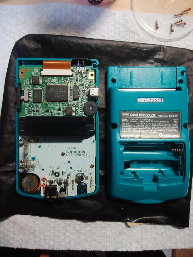GameBoy ゲームボーイカラー本体（ジャンク？）＋ソフト６点（中古）