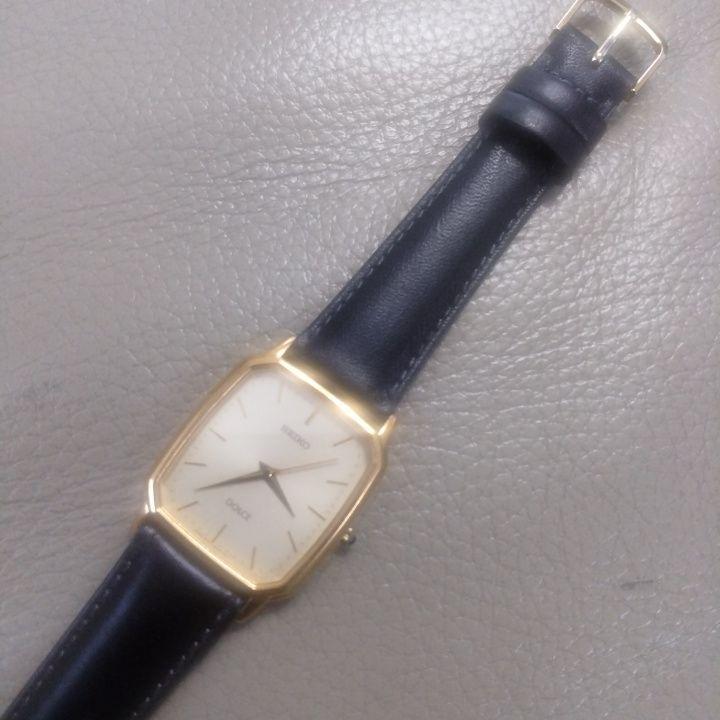 SEIKO DOLCE 電池とベルト交換済み稼働品メンズ腕時計