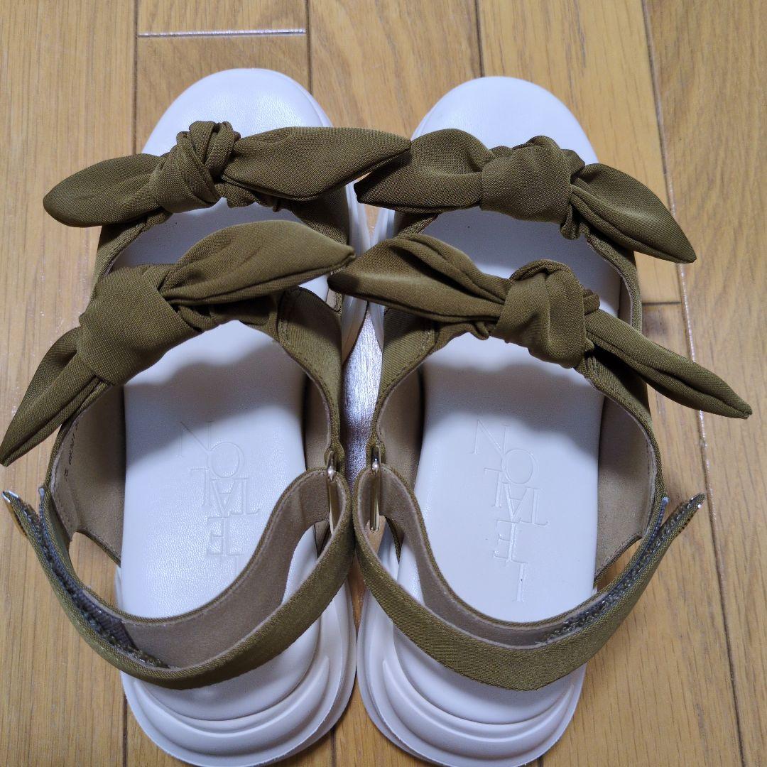 ベイクルーズオリーブ色リボン付きフラットサンダル