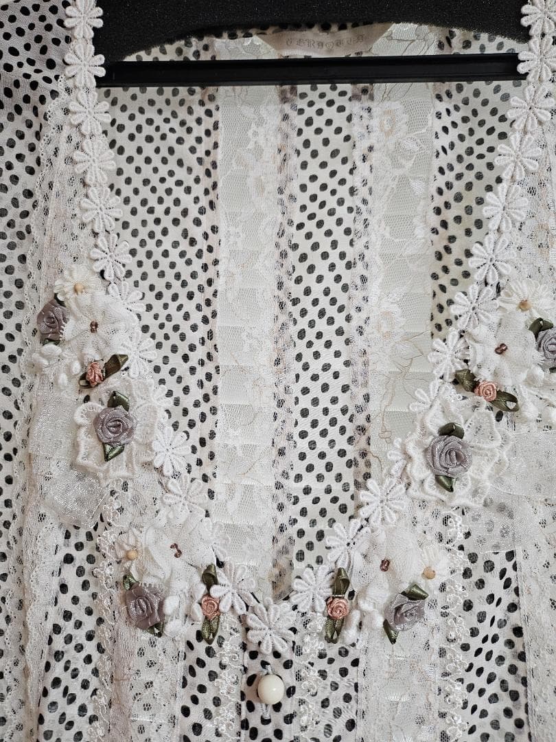 3L相当『新品』ドロシーのシルク混・手染めのドット柄・花モチーフのジレ 3L相当『新品』ドロシーのシルク混・手染めのドット柄・花モチーフのジレ