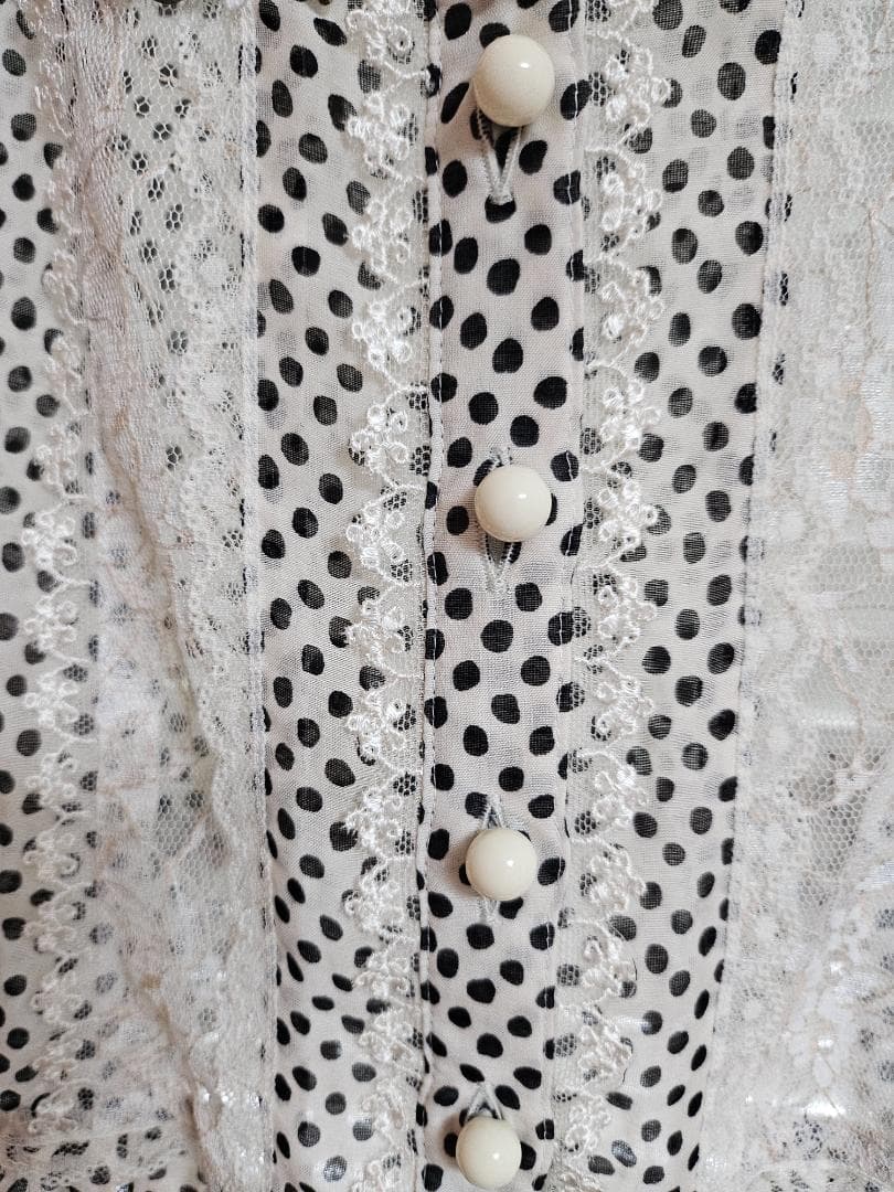 3L相当『新品』ドロシーのシルク混・手染めのドット柄・花モチーフのジレ 3L相当『新品』ドロシーのシルク混・手染めのドット柄・花モチーフのジレ