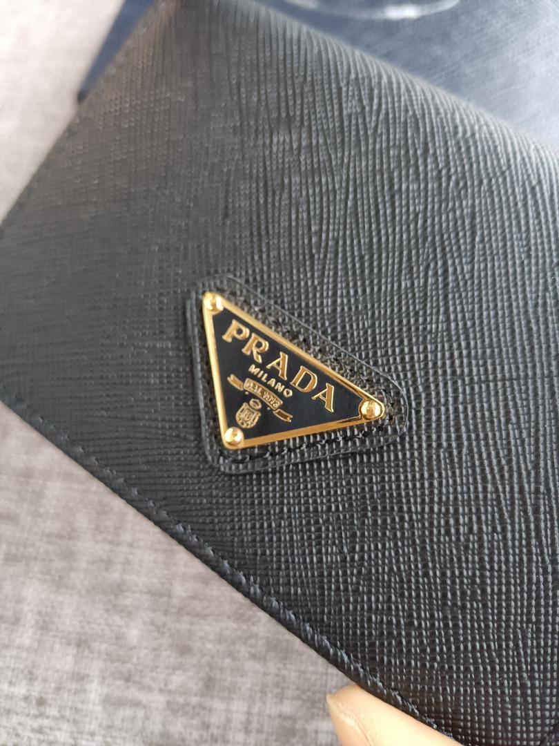 PRADA 二つ折り財布 小銭入れ