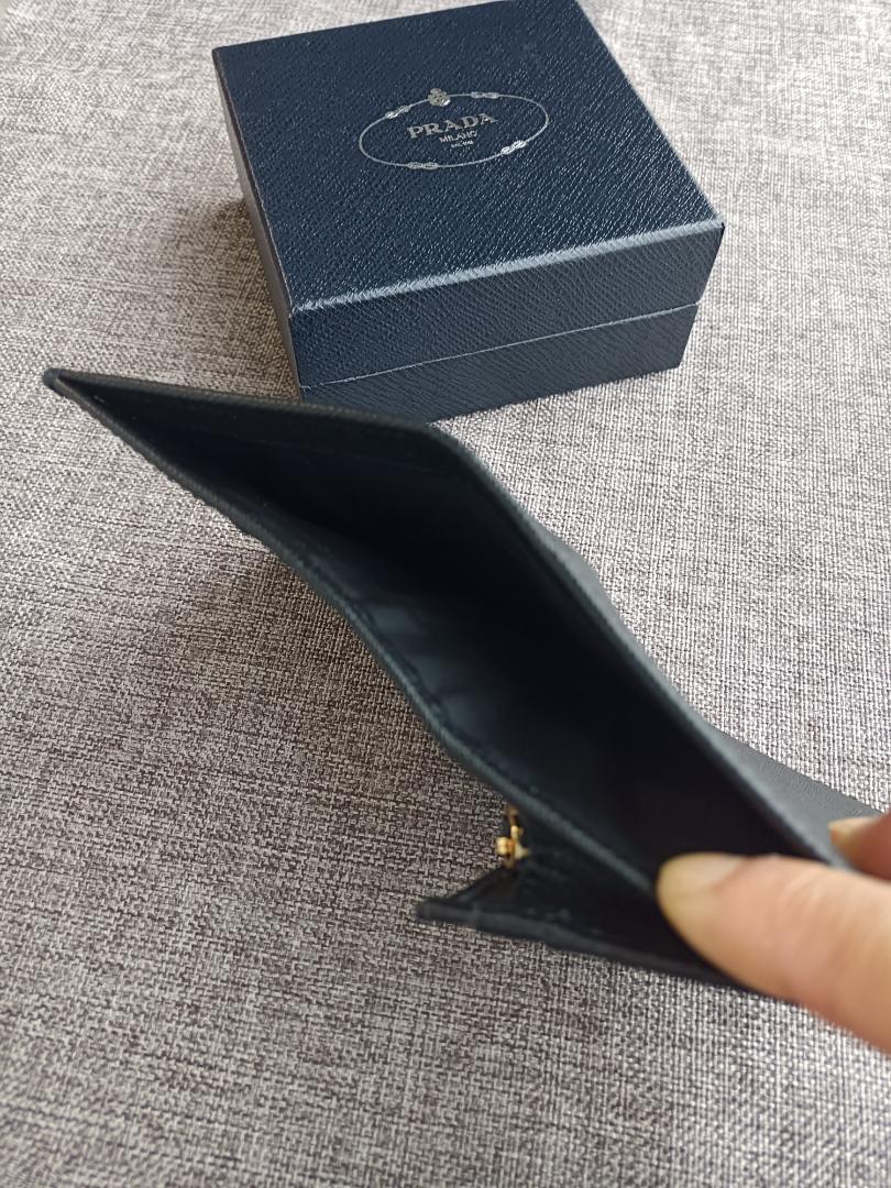 PRADA 二つ折り財布 小銭入れ