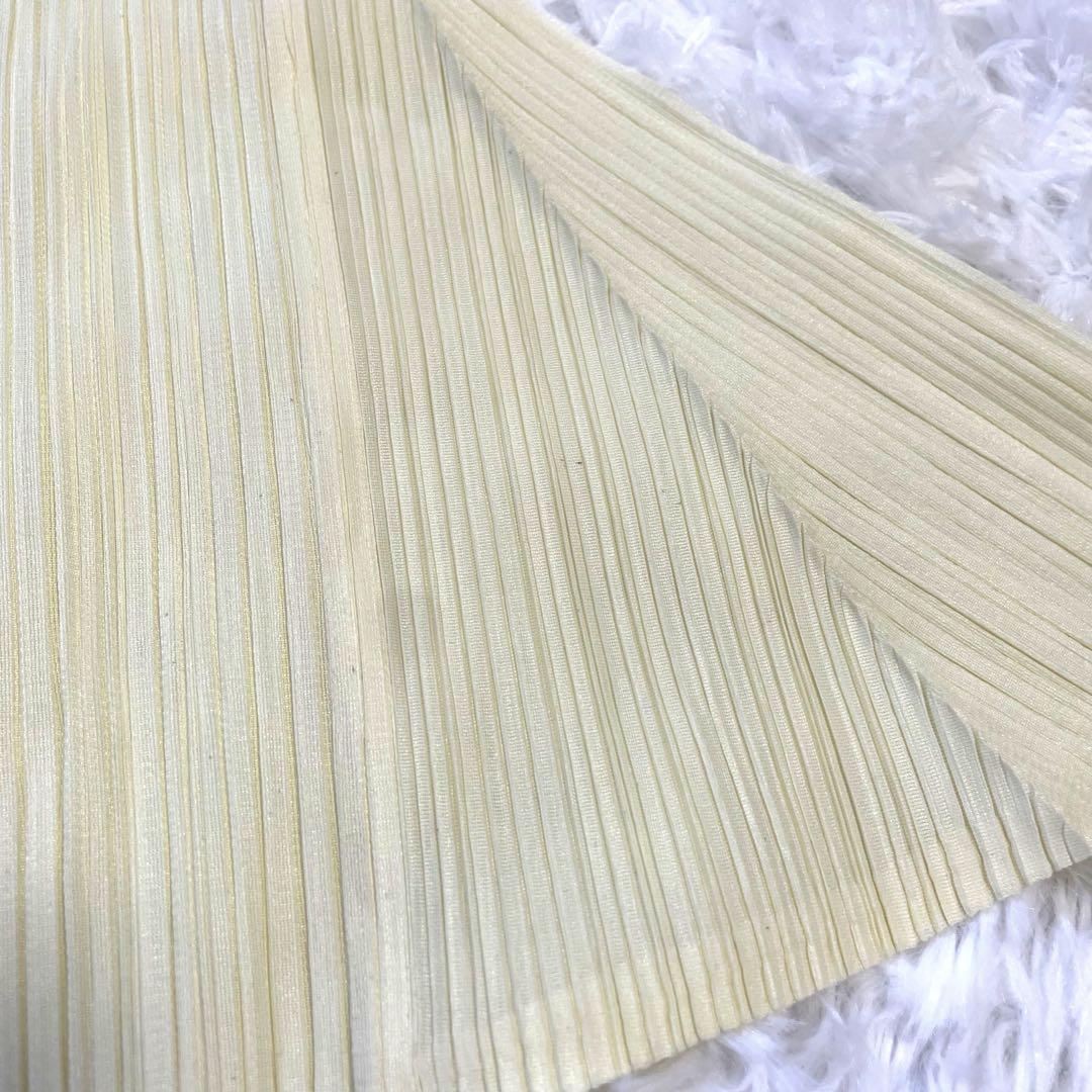 順子 八尾様＊PLEATS PLEASE ハイネック 薄いクリーム色 3 L