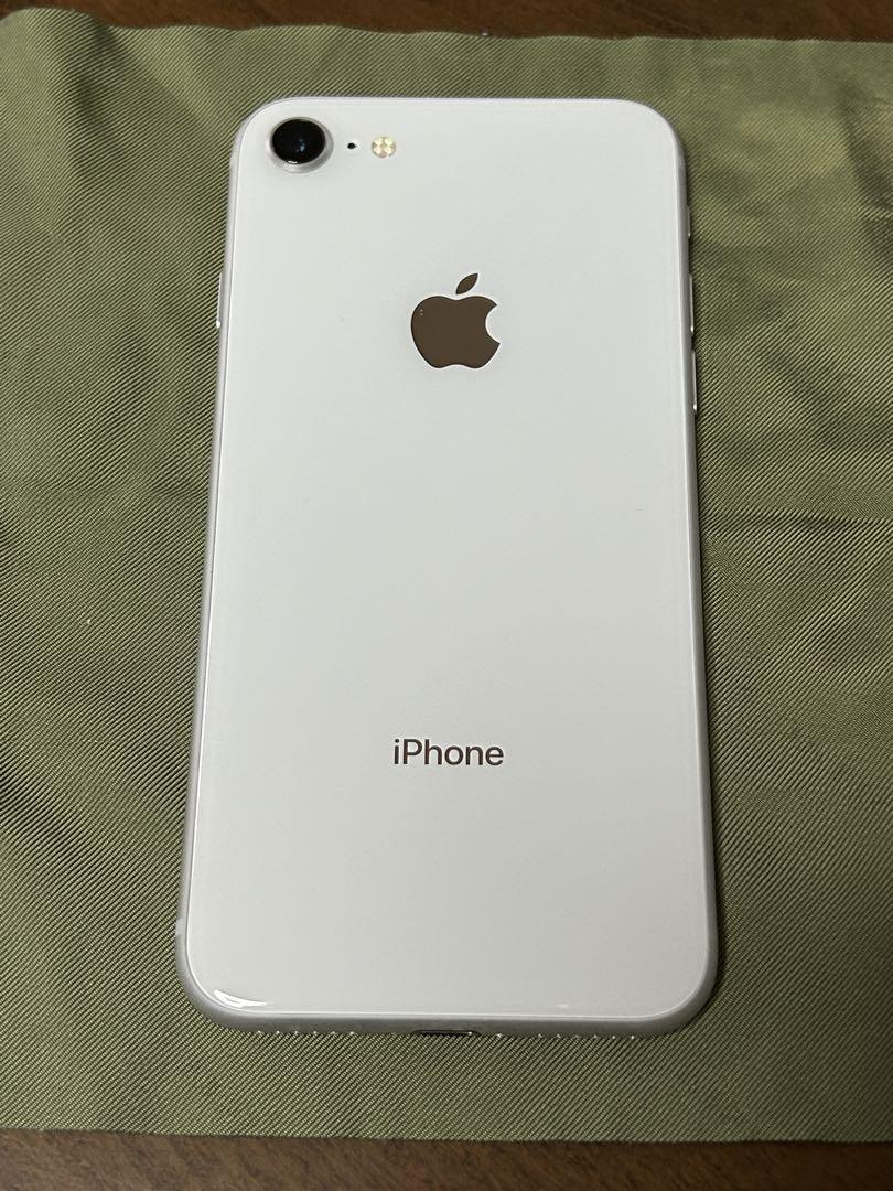 Apple iPhone 8 シルバー 最大バッテリー容量94％