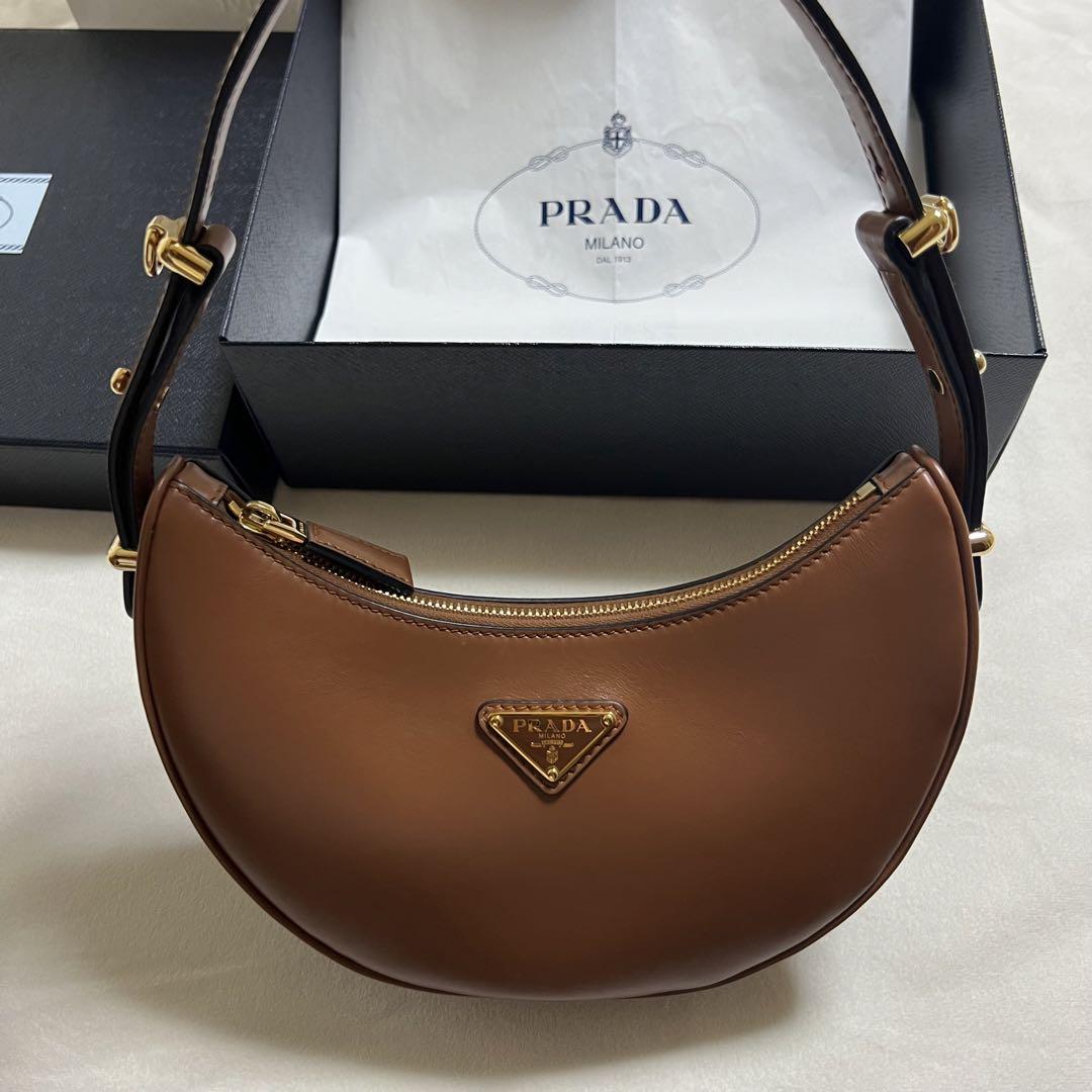 最安値挑戦中★PRADA★アーケ ショルダーバッグ★BROWN プラダ アーケ スモール レザー ショルダーバッグ - メルカリ