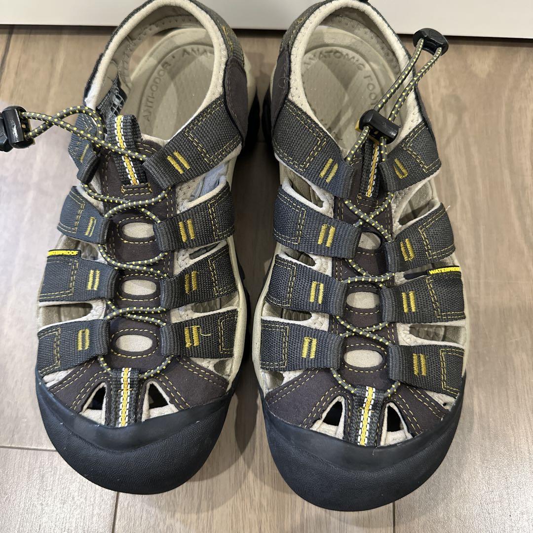 KEEN アウトドアサンダル 25.5