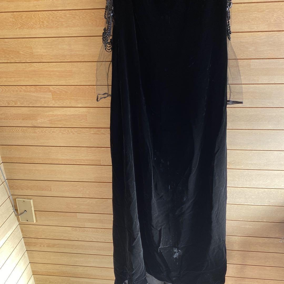 S1210.11 VALENTINO 黒のビーズ刺繍ロングドレス