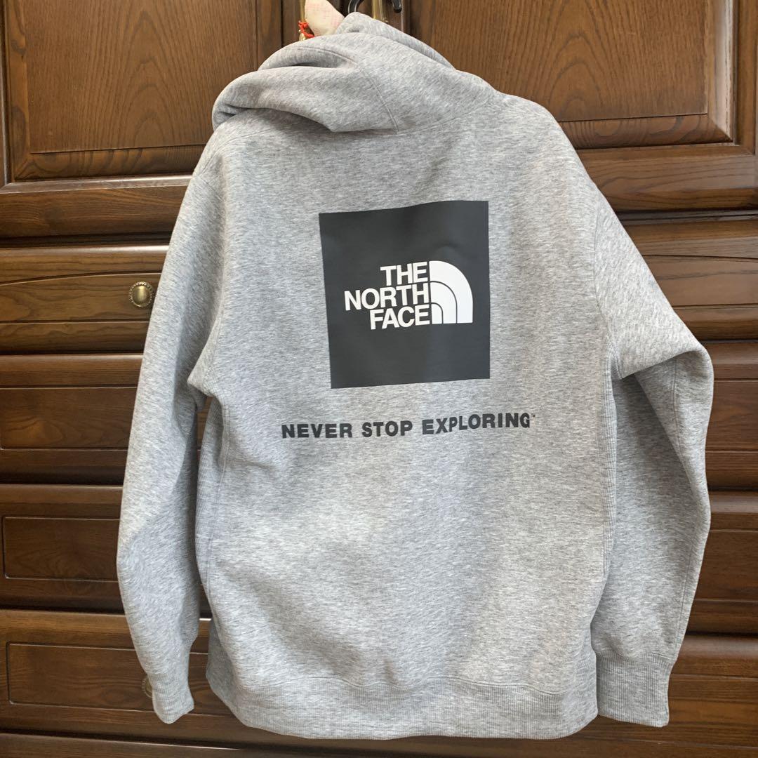カズTHE NORTH FACE グレー パーカー　サイズM