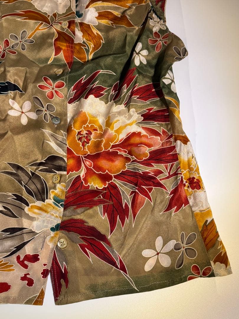 GUCCI（グッチ）シルク100% ノースリーブブラウス