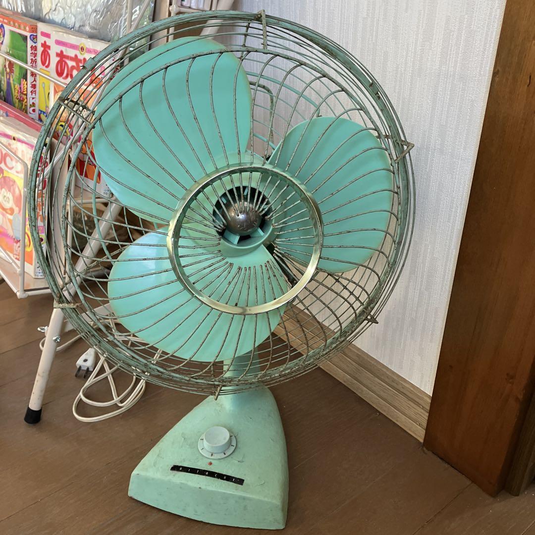 Mitsubishi 卓上扇風機 レトロ。　　　　　 ミントグリーン Mitsubishi 卓上扇風機 レトロ。 ミントグリーン