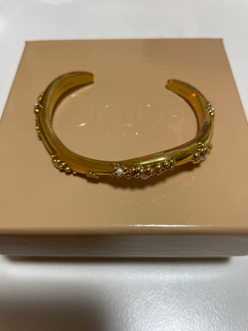 新品★Chloé ゴールド シェル付きブレスレット 新品★Chloé ゴールド シェル付きブレスレット