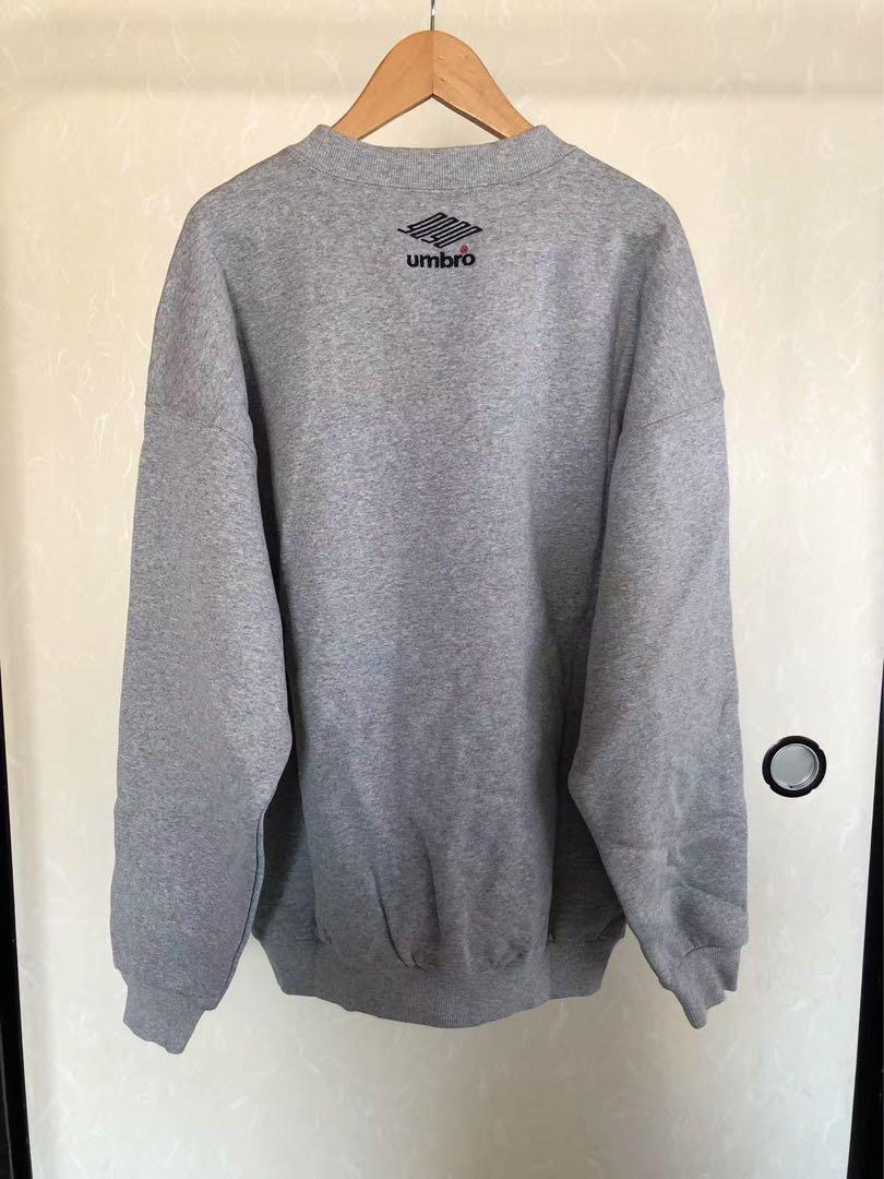 9090 × UMBRO TWO LOGO CREWNECK SWEAT – YZ