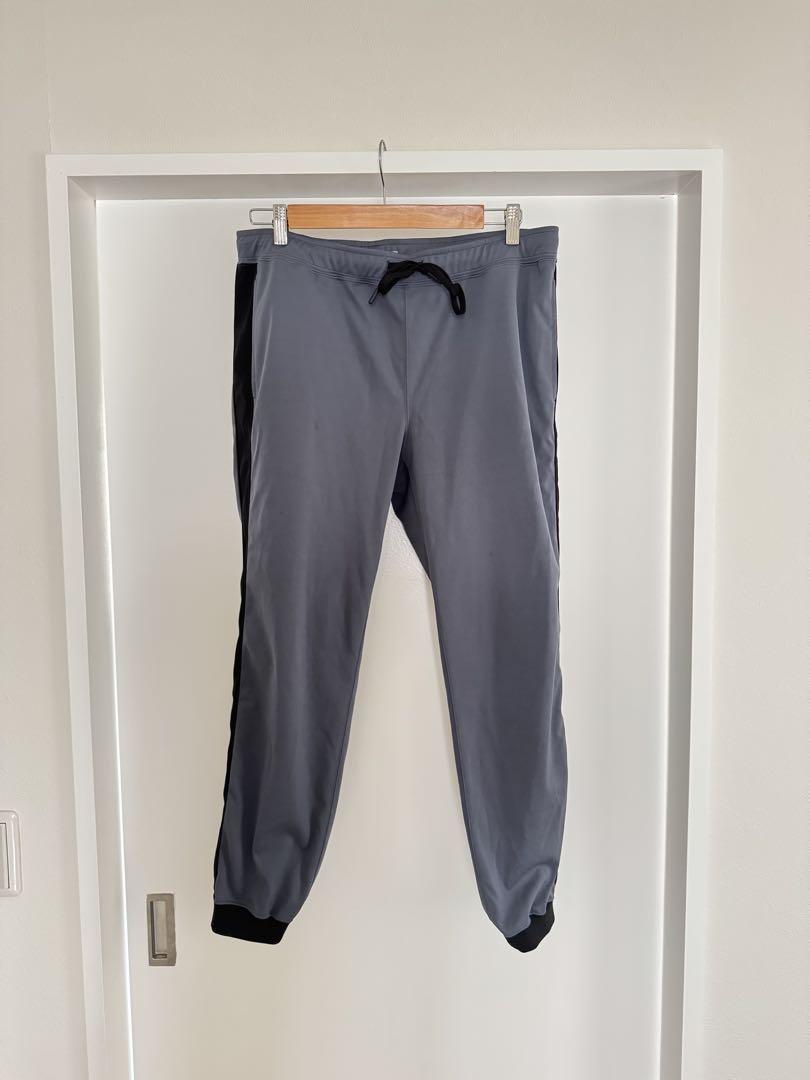 ストラスブルゴ　ジャージ パンツ 4,700円