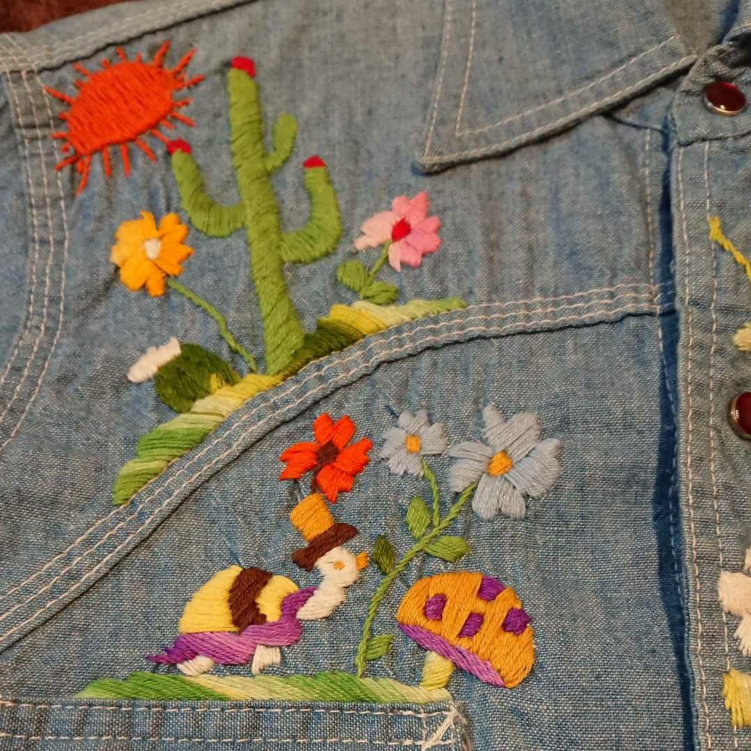 70s/70年代//vintage刺繍デニムシャツ/ヒッピー - メルカリ 70s/70年代//vintage刺繍デニムシャツ/ヒッピー - メルカリ