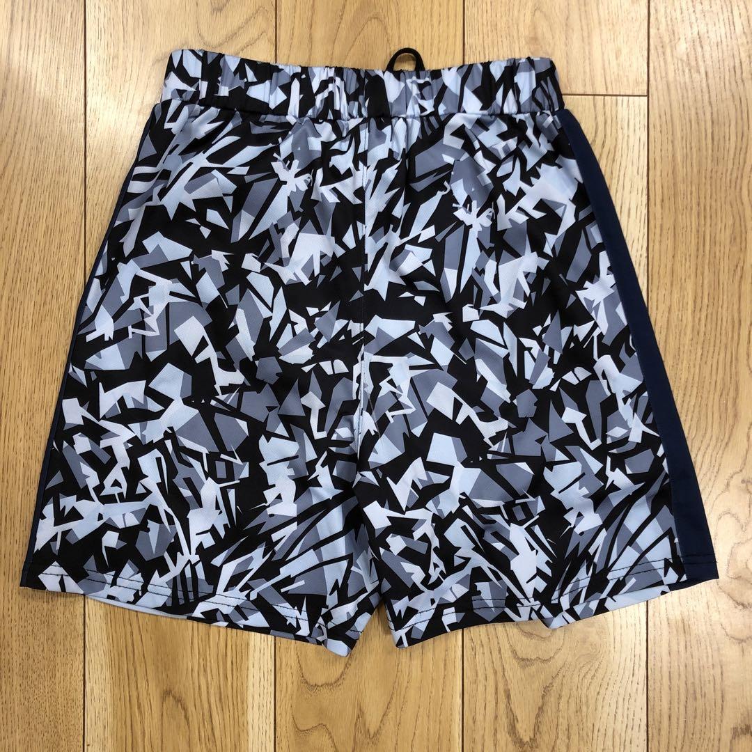 ヨネックス　ハーフパンツ