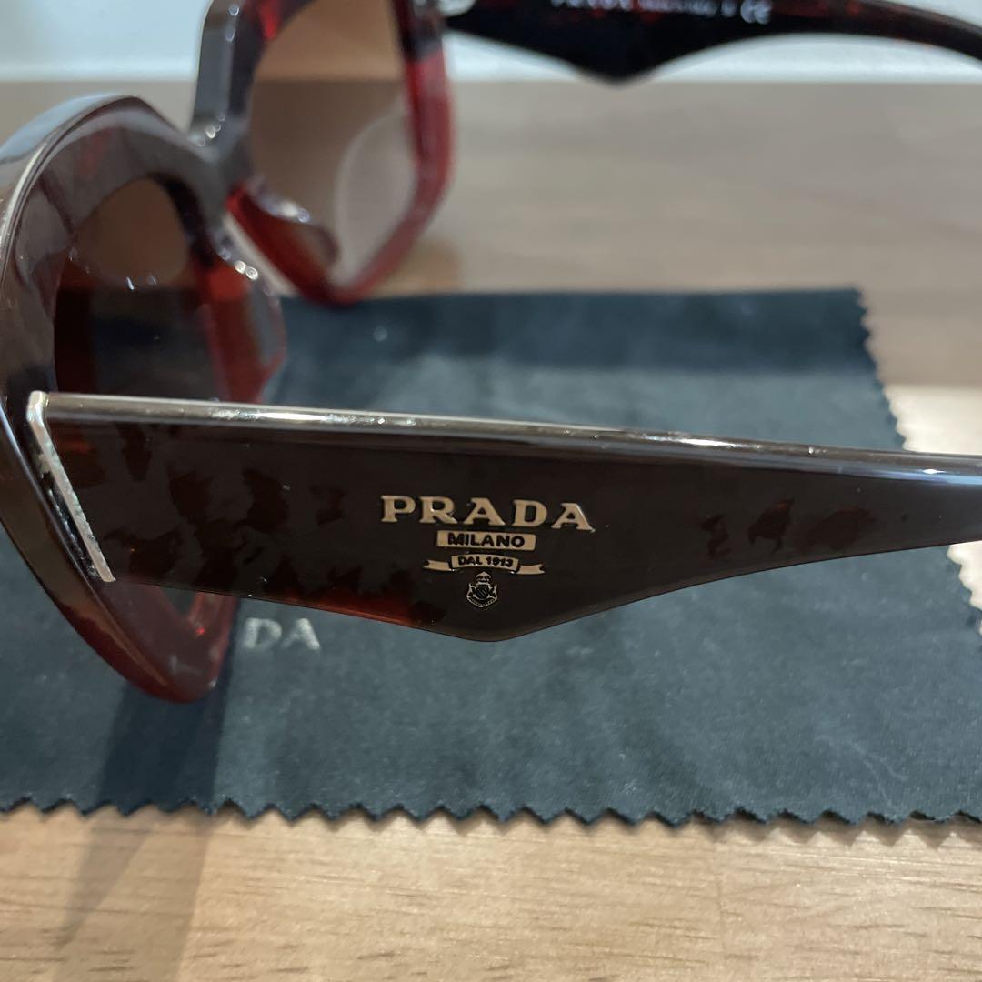 PRADA グラデーションレンズ サングラス
