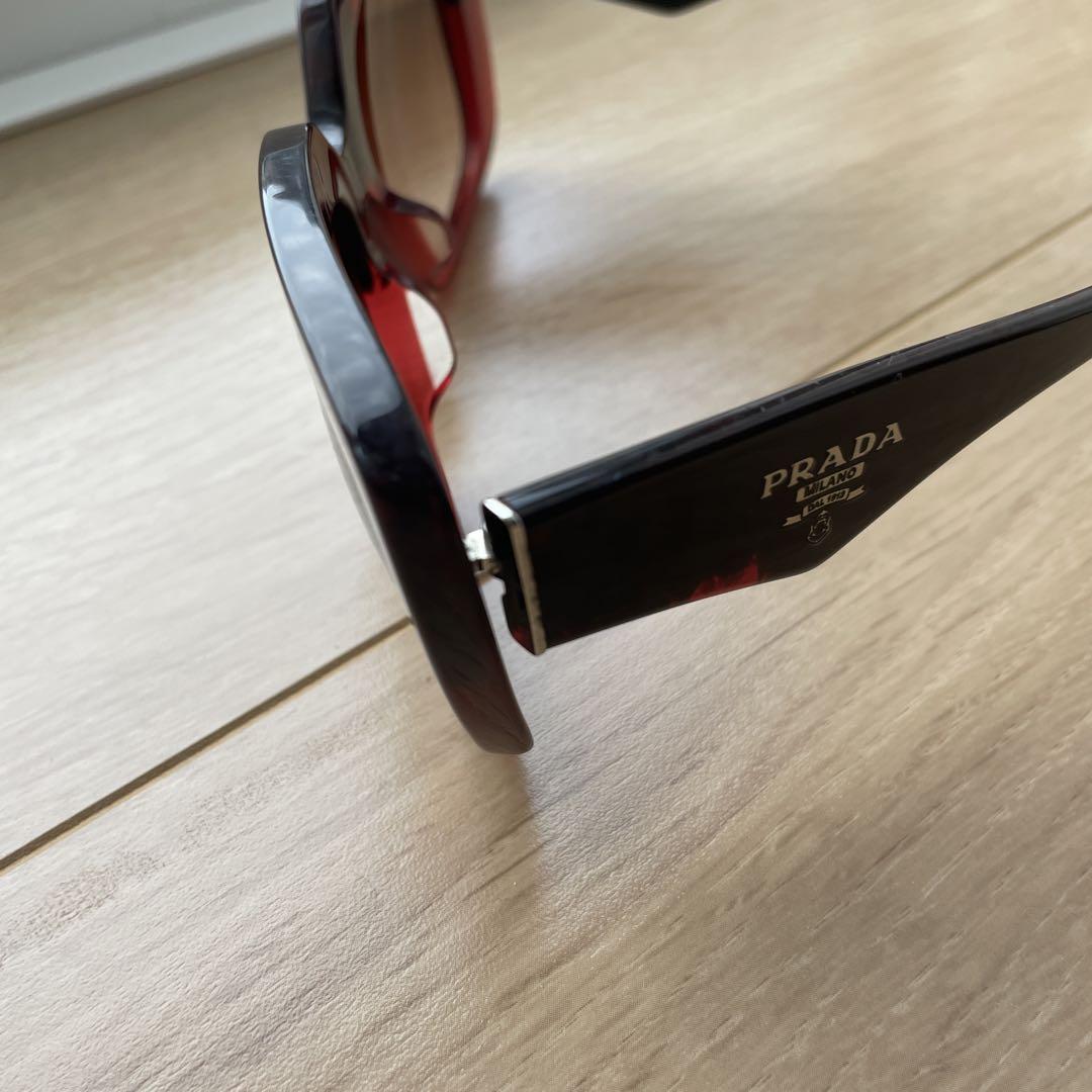 PRADA グラデーションレンズ サングラス
