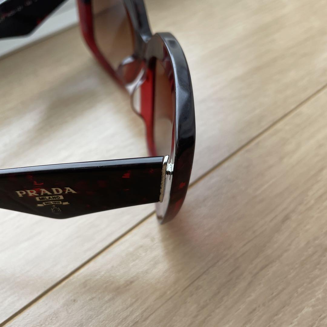 PRADA グラデーションレンズ サングラス