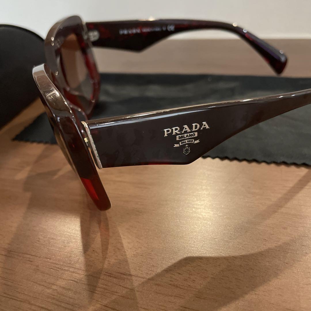 PRADA グラデーションレンズ サングラス
