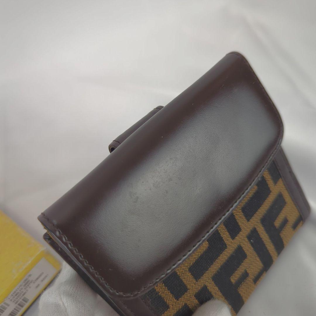 【良品】FENDI フェンディ 二つ折り 財布 ズッカ キャンバス レザー