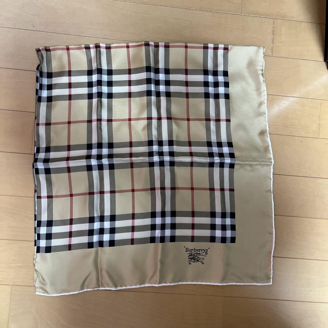 Burberry 未使用 大判シルクスカーフ ノバチェック
