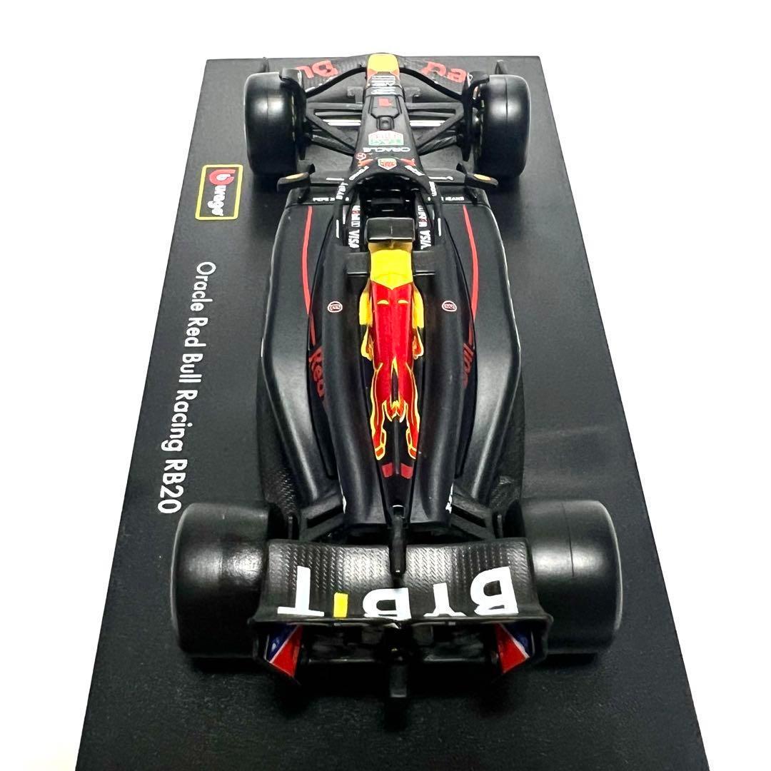 ブラーゴ 2024 レッドブル フェラーリ ドライバ&ーケース付 2台セット