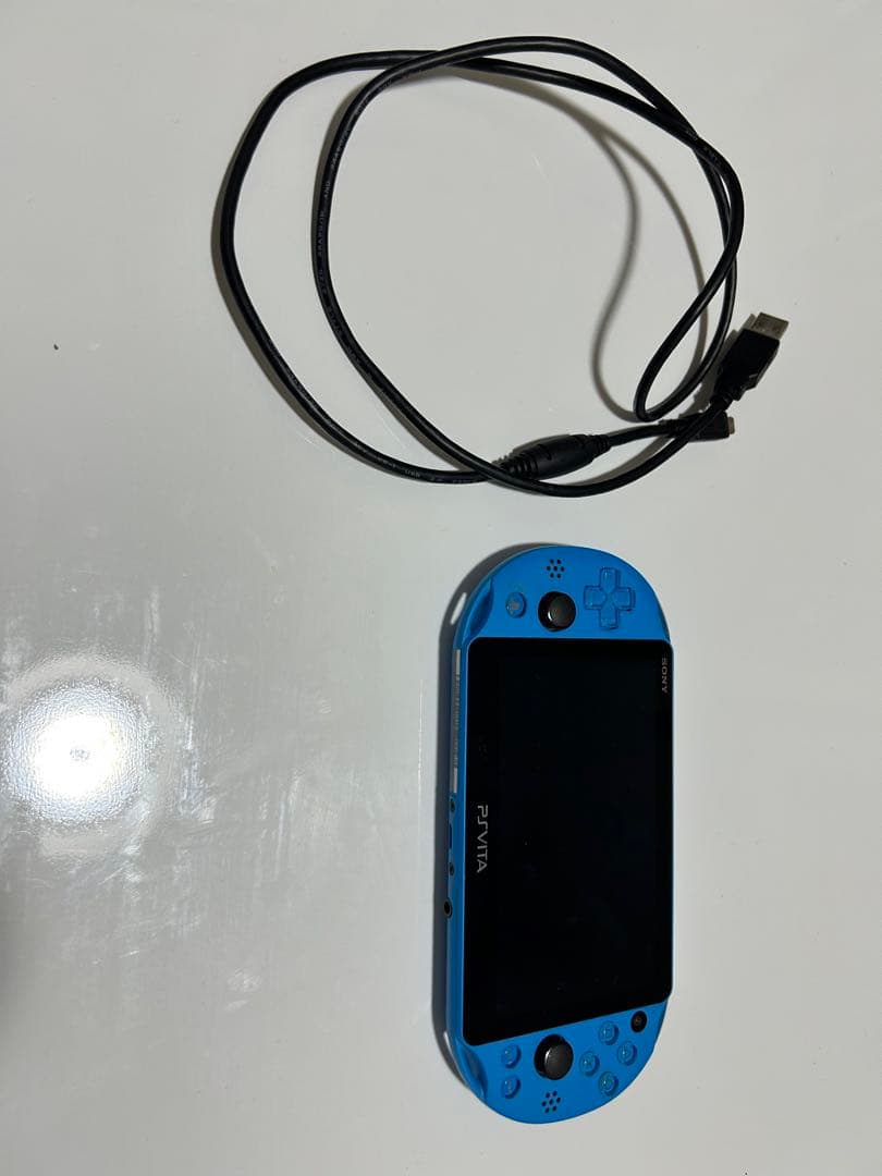PSVita PCH-2000本体 青色 USBケーブル付き