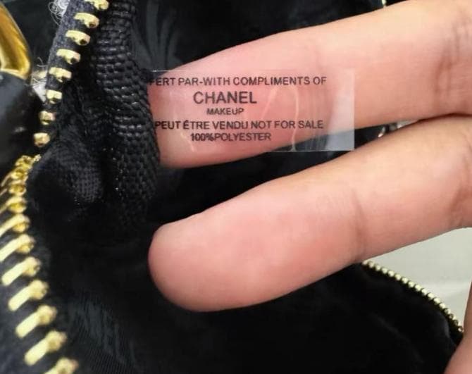 ✨VIP限定✨ ラスト 非売品 BOX付 スマホポーチ ミニバッグ ✨VIP限定✨ ラスト 非売品 BOX付 スマホポーチ ミニバッグ