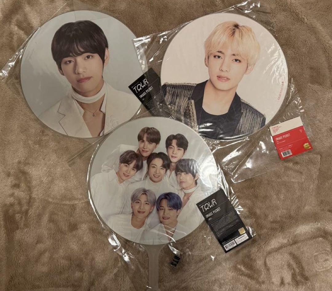 BTS プレミアムフォト＋うちわ＋フラッグ まとめ売り - メルカリ