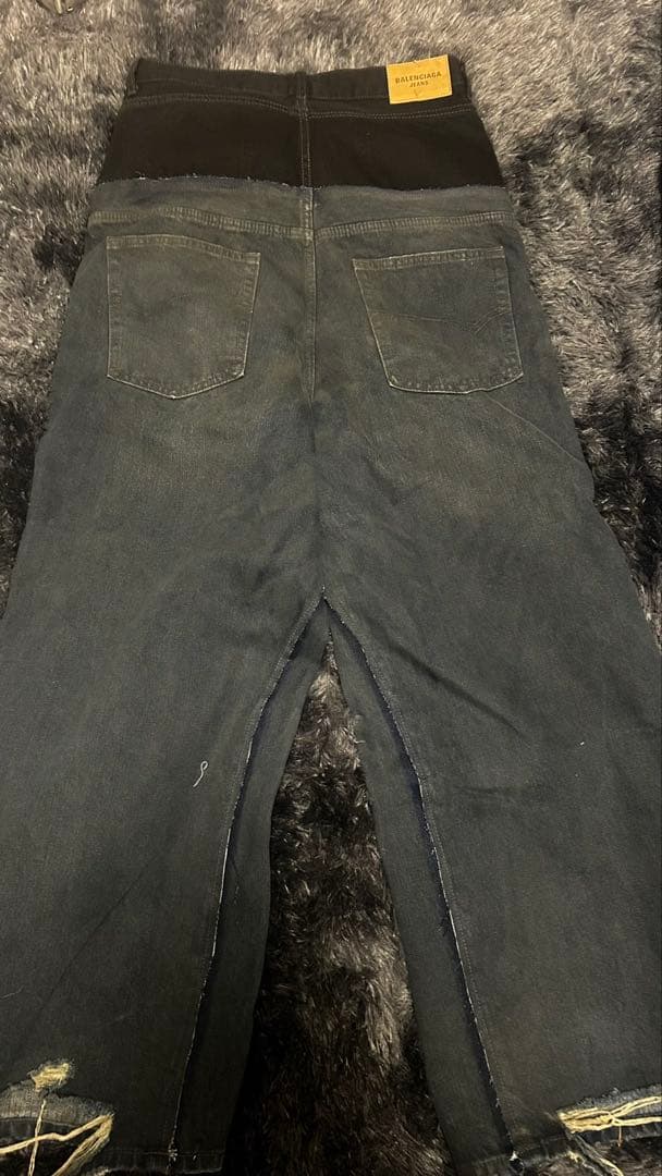 BALENCIAGA24AW Cut Up Baggy Denim Pants BALENCIAGA24AW Cut Up Baggy Denim Pants