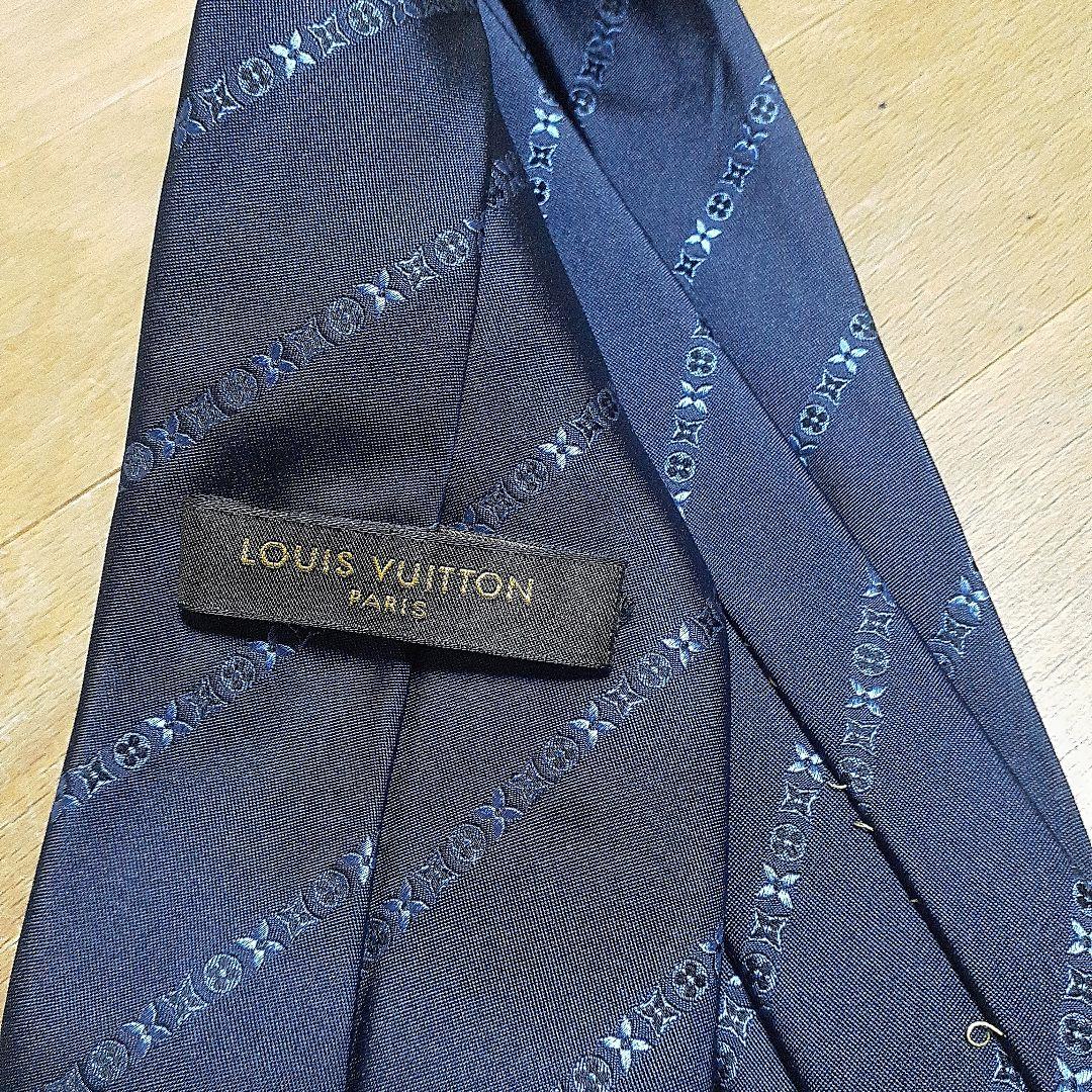 LOUIS VUITTON ネクタイ ネイビー シルク製 - メルカリ