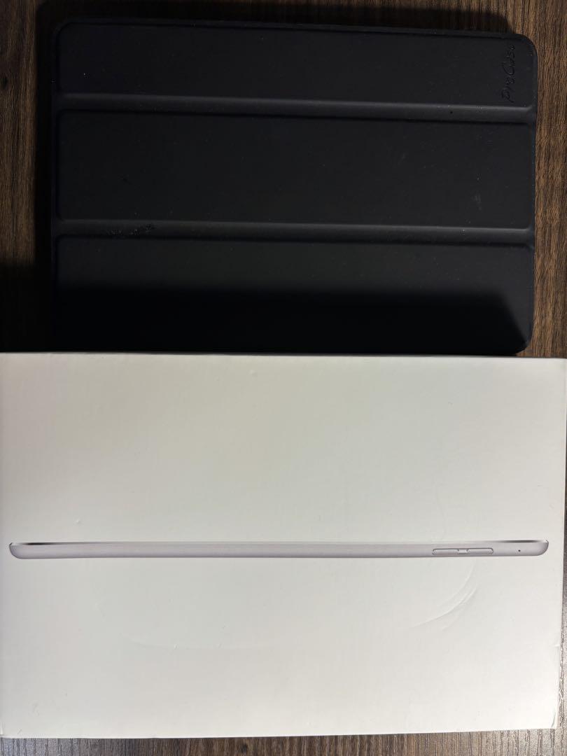 iPad mini4 32GB シルバー　ブラックケース付き