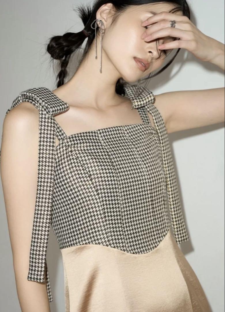 【新品未使用タグ付き】LILY BROWN ショルダーリボンワンピース