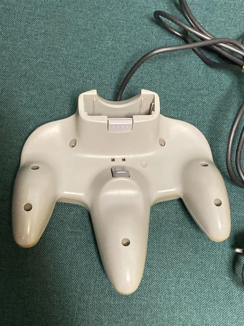 ニンテンドー64本体コントローラーソフト3つ箱付き