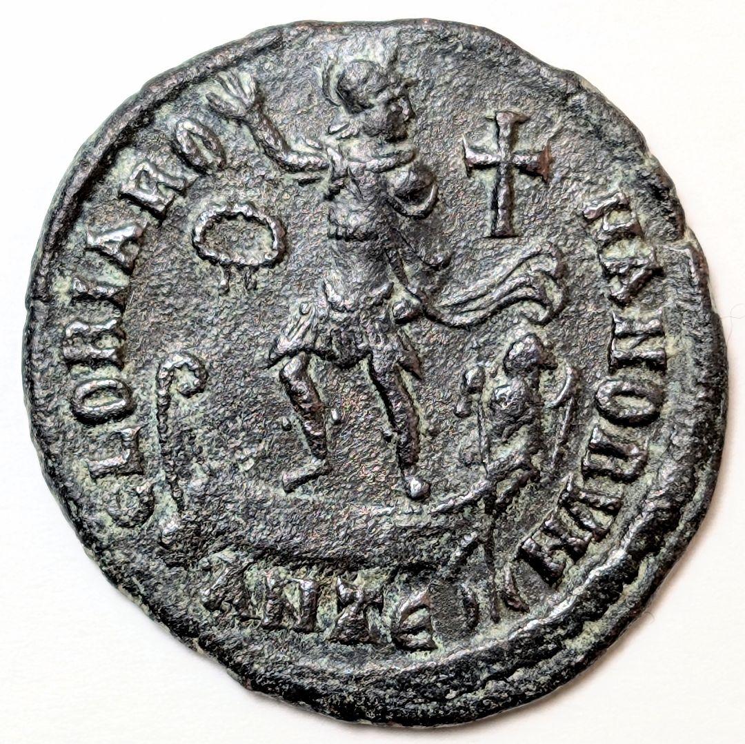 TKC096 ウァレンティニアヌス2世のマヨリナ青銅貨 P112255662