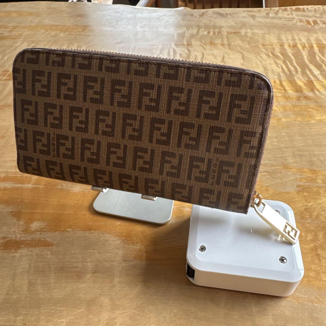 美品 FENDI ズッキーノ 長財布 FFロゴ ラウンドファスナー PVC
