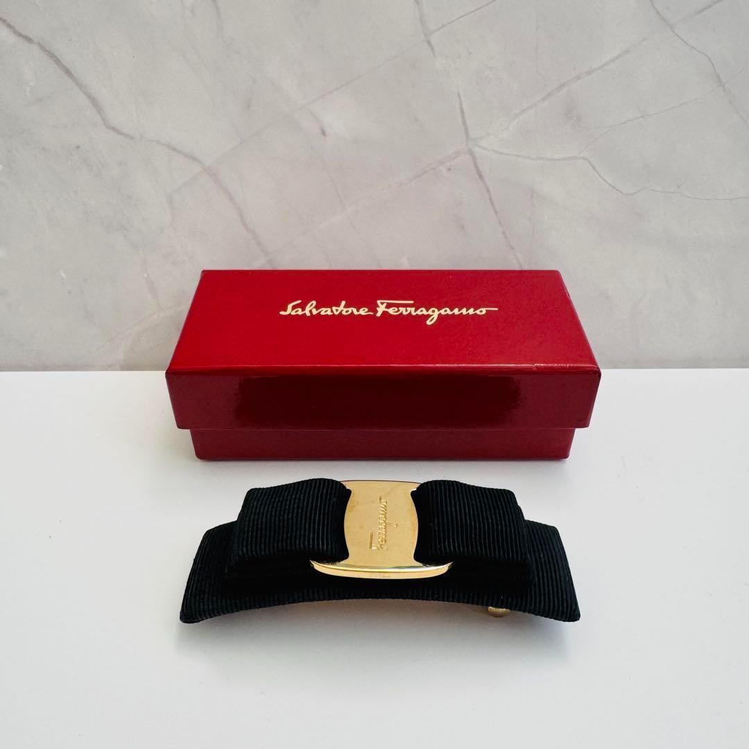 【美品】フェラガモ　Salvatore Ferragamo ブラック　バレッタ