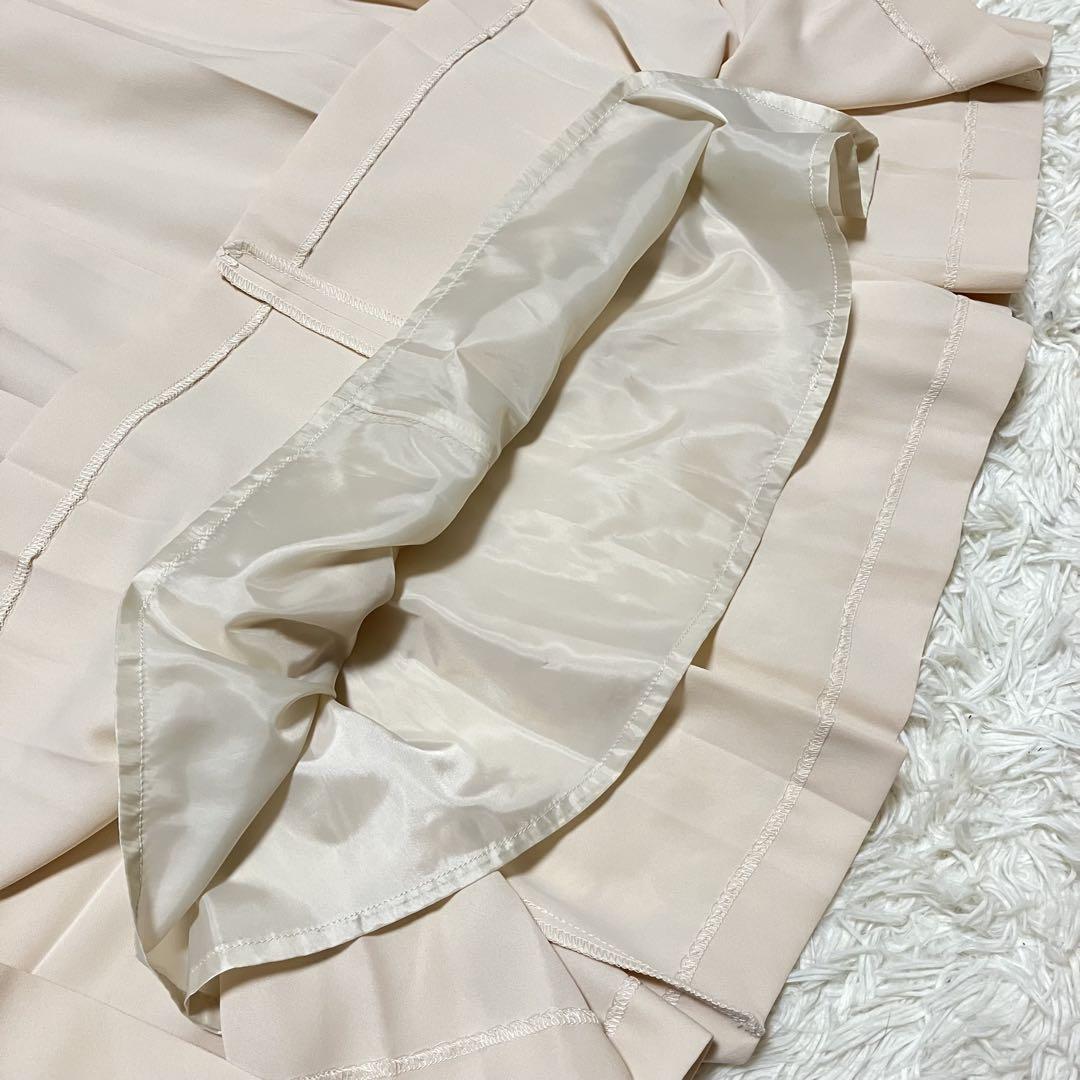 【新品タグ付き】WHITE JOOLA ボウタイデザイン フレアワンピース 新品タグ付き】WHITE JOOLA ボウタイデザイン フレアワンピース